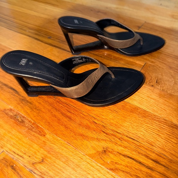 Zara Elegant Black and Tan Sandals - Picture 3 of 5